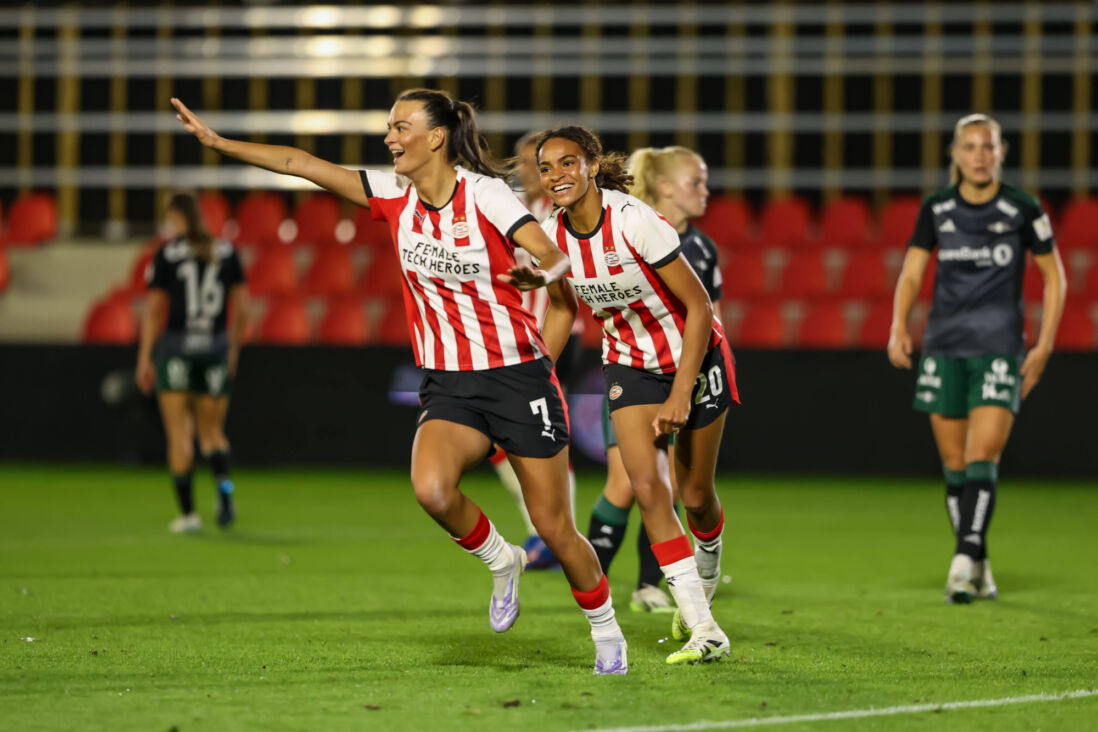 Riola Xhemaili en Nina Nijstad bij PSV