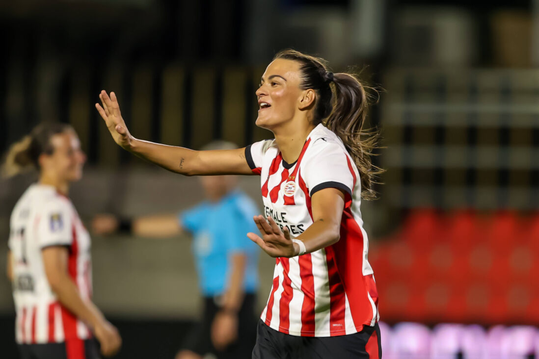 Riola Xhemaili juicht