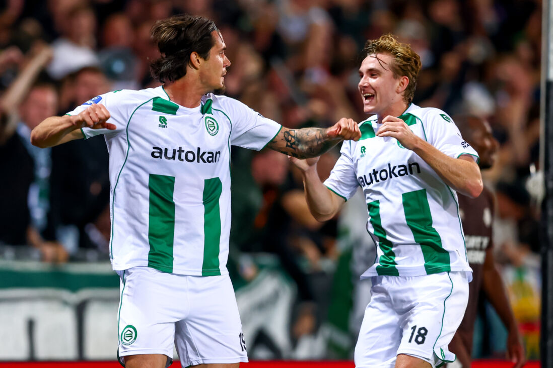 Oskar Zawada en Tygo Land juichen