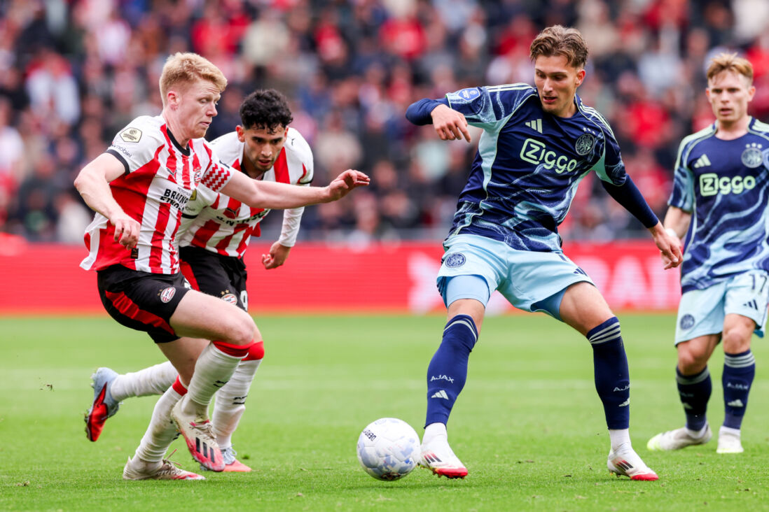 Jerdy Schouten tegen Ajax