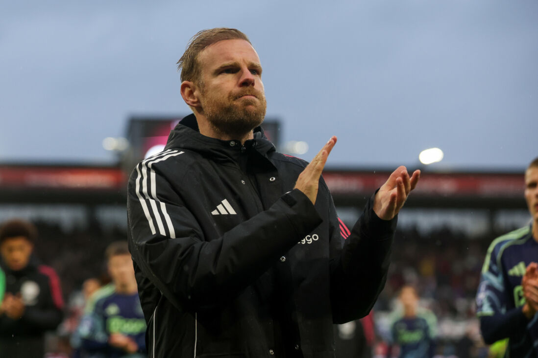 Davy Klaassen bedankt het publiek