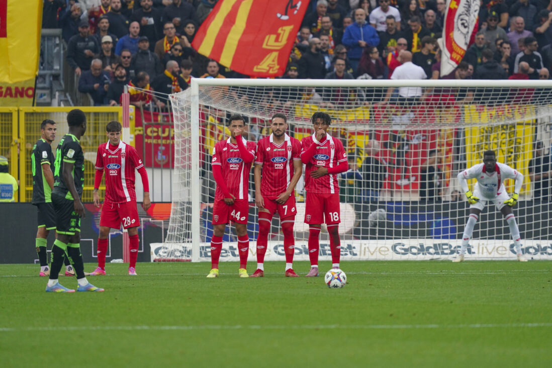 Alphadjo Cissè achter de bal