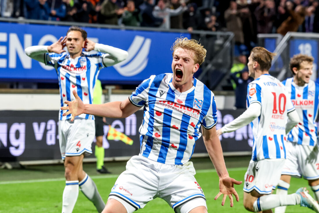 Maas Willemsen schreeuwt het uit na een treffer