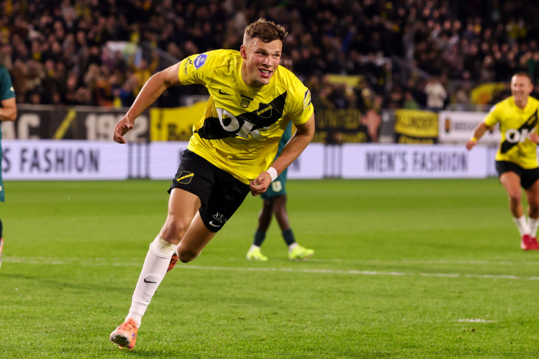 Sydney van Hooijdonk juicht