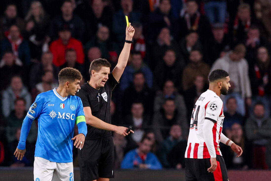 Ismael Saibari kreeg geel tegen Napoli