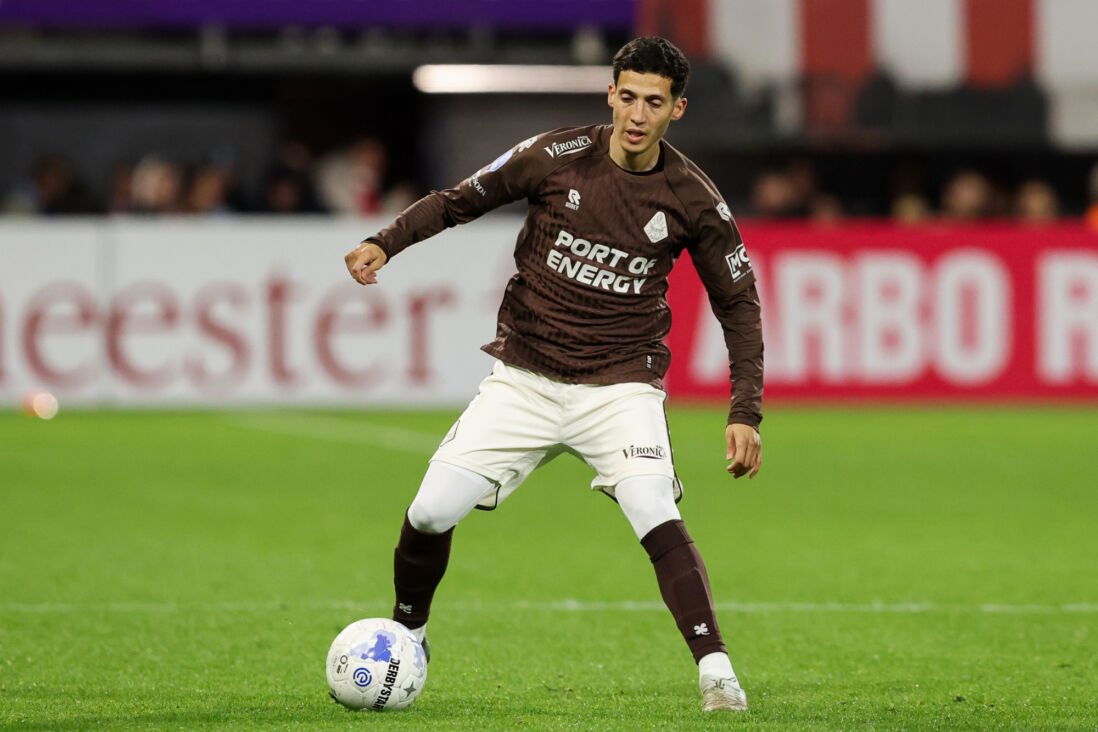 Mohamed Hamdaoui in het shirt van Telstar