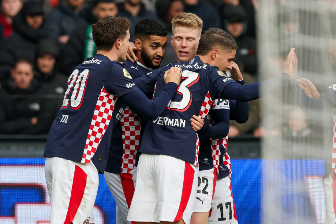 PSV'ers vieren een doelpunt
