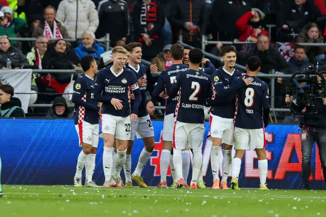 PSV viert doelpunt tegen Feyenoord