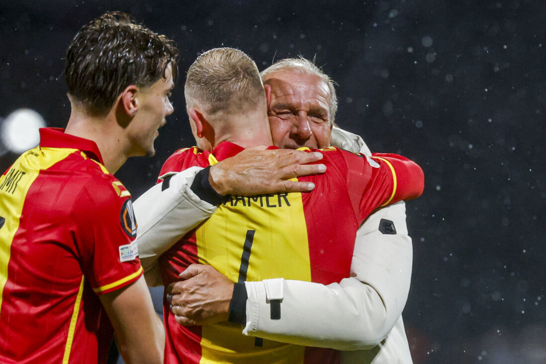 Jan Willem van Dop is emotioneel na een Europese zege van Go Ahead Eagles
