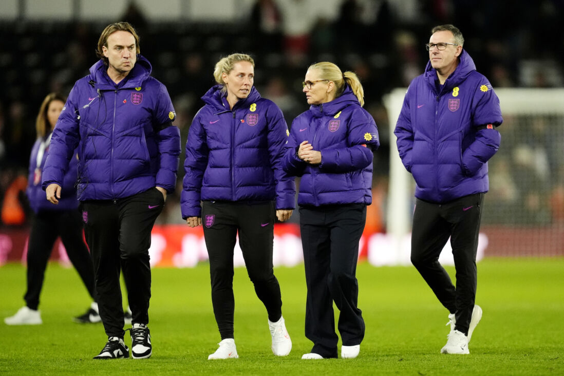 Arvid Smit, Janneke Bijl, Sarina Wiegman en Darren Ward