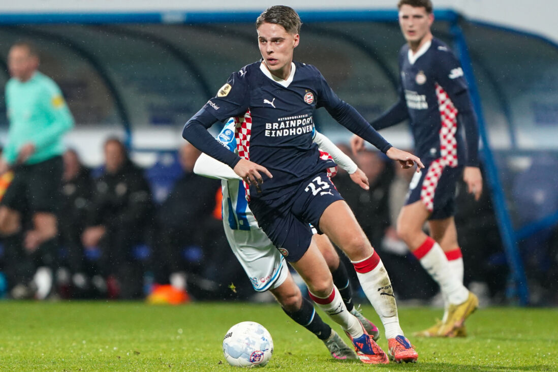 Joey Veerman aan de bal