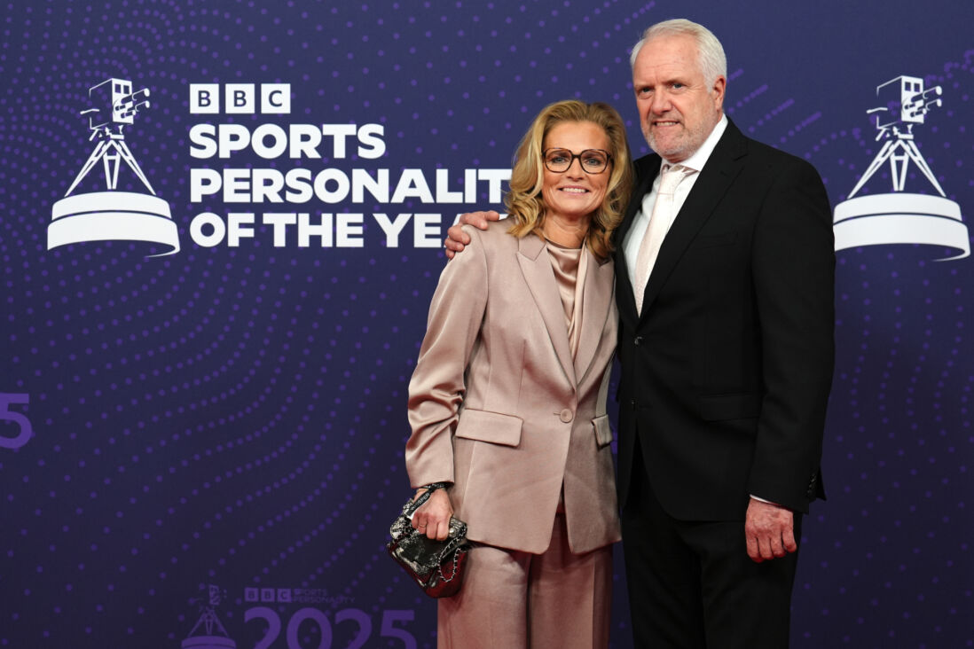 Sarina Wiegman en Marten Glotzbach bij de BBC Sports Personality of the Year Awards