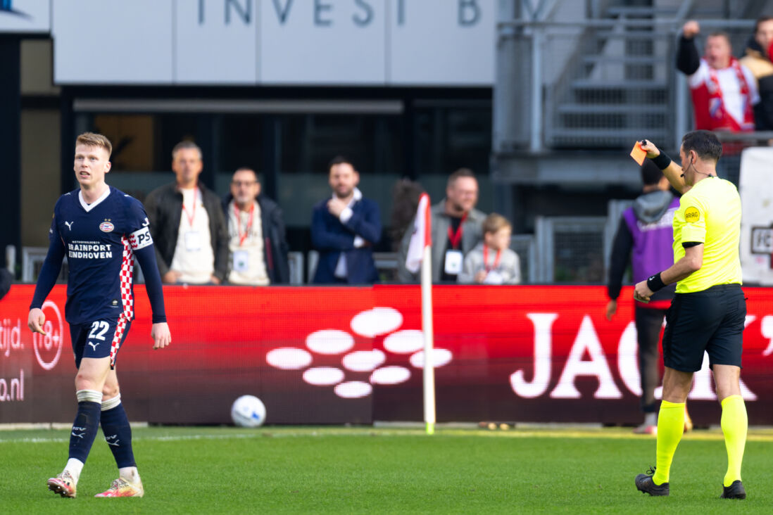 Jerdy Schouten krijgt rood