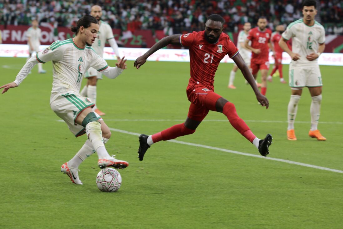 Anis Hadj Moussa in actie namens Algerije