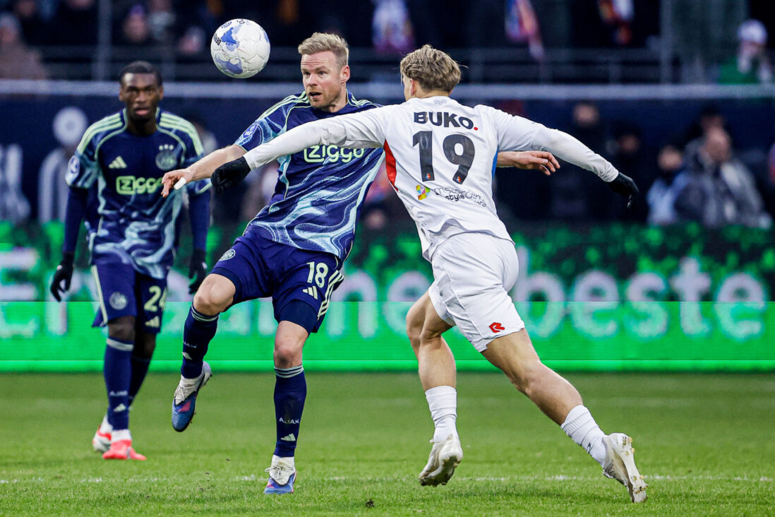 Davy Klaassen in actie tegen Telstar