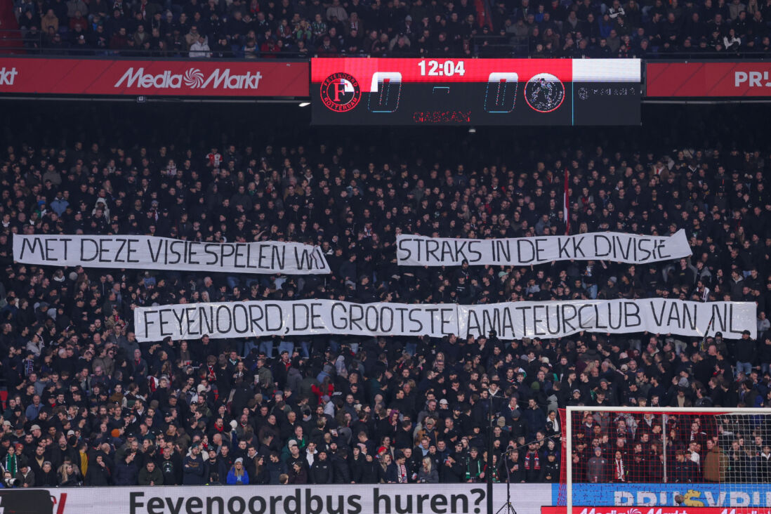 Het spandoek in De Kuip