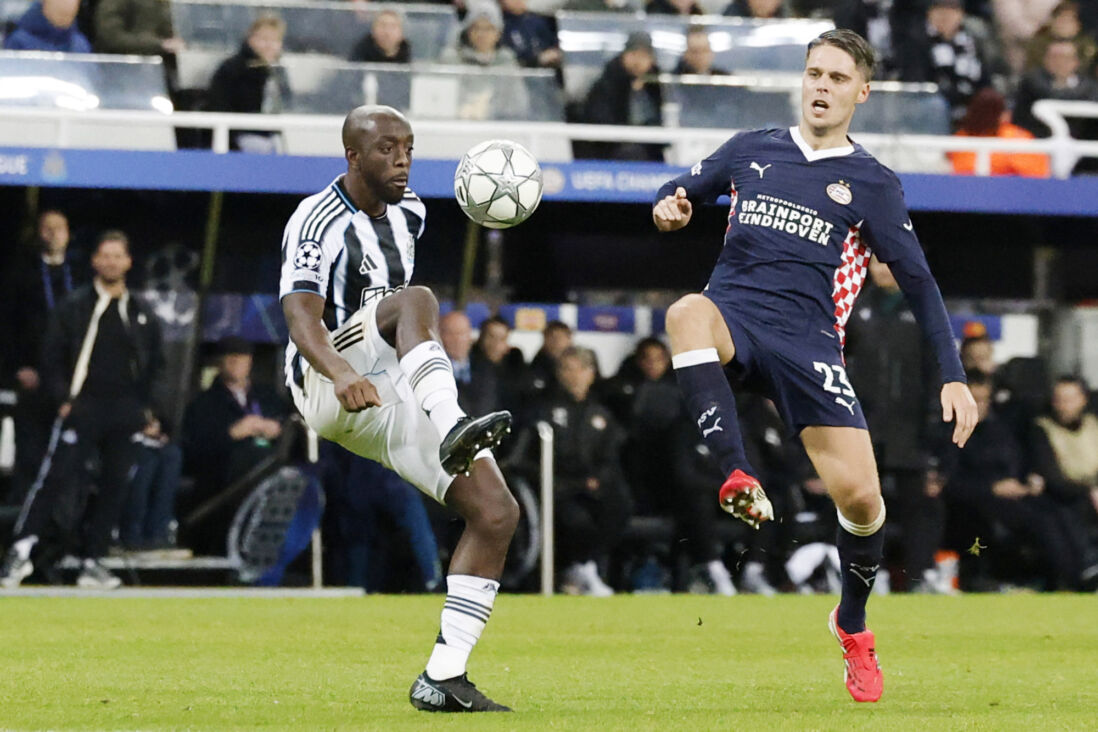 Joey Veerman tegen Newcastle United