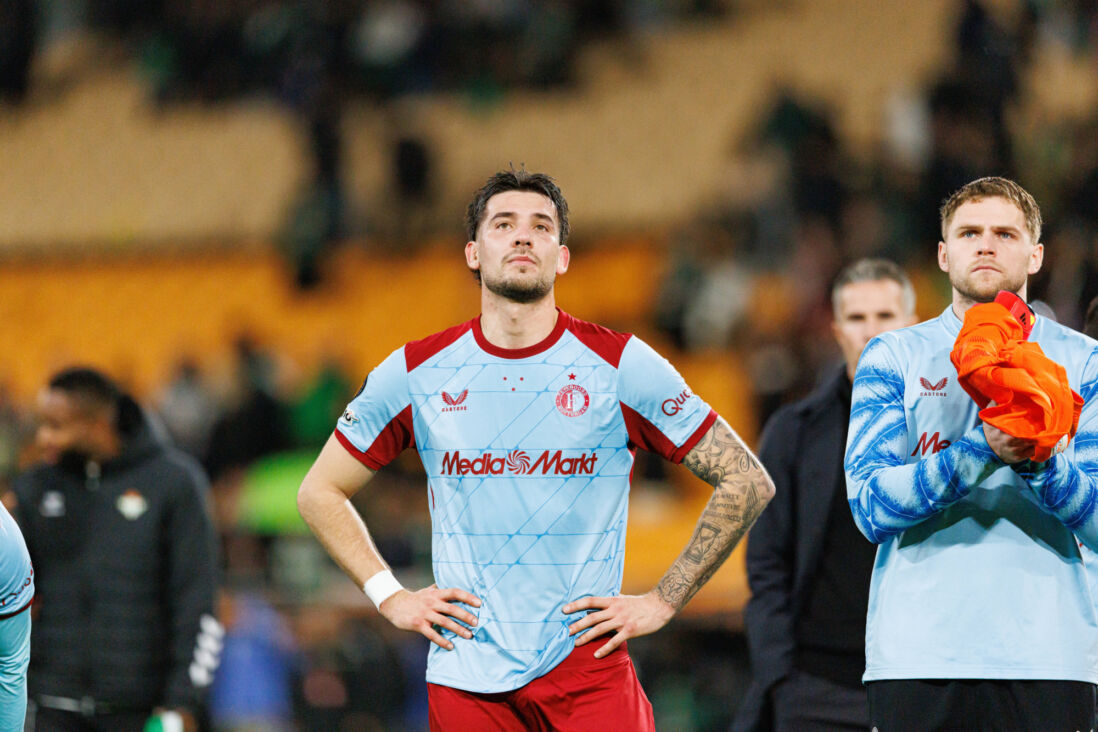 Jakub Moder na Real Betis - Feyenoord