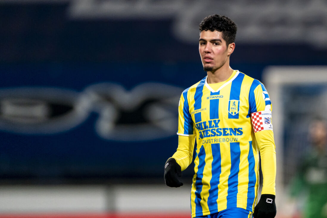 Anas Tahiri tegen SC Heerenveen in het Abe Lenstra Stadion