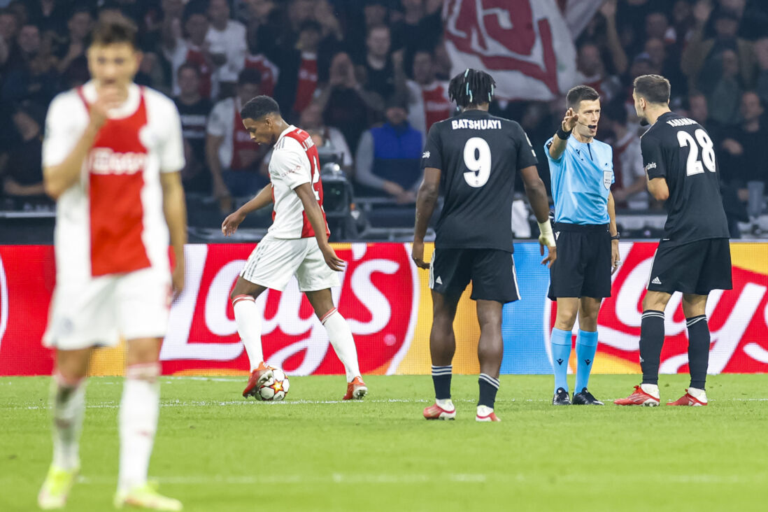 Benoît Bastien tussen Ajax en Besiktas