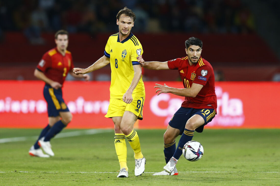 Ekdal in actie voor Zweden tegen Spanje