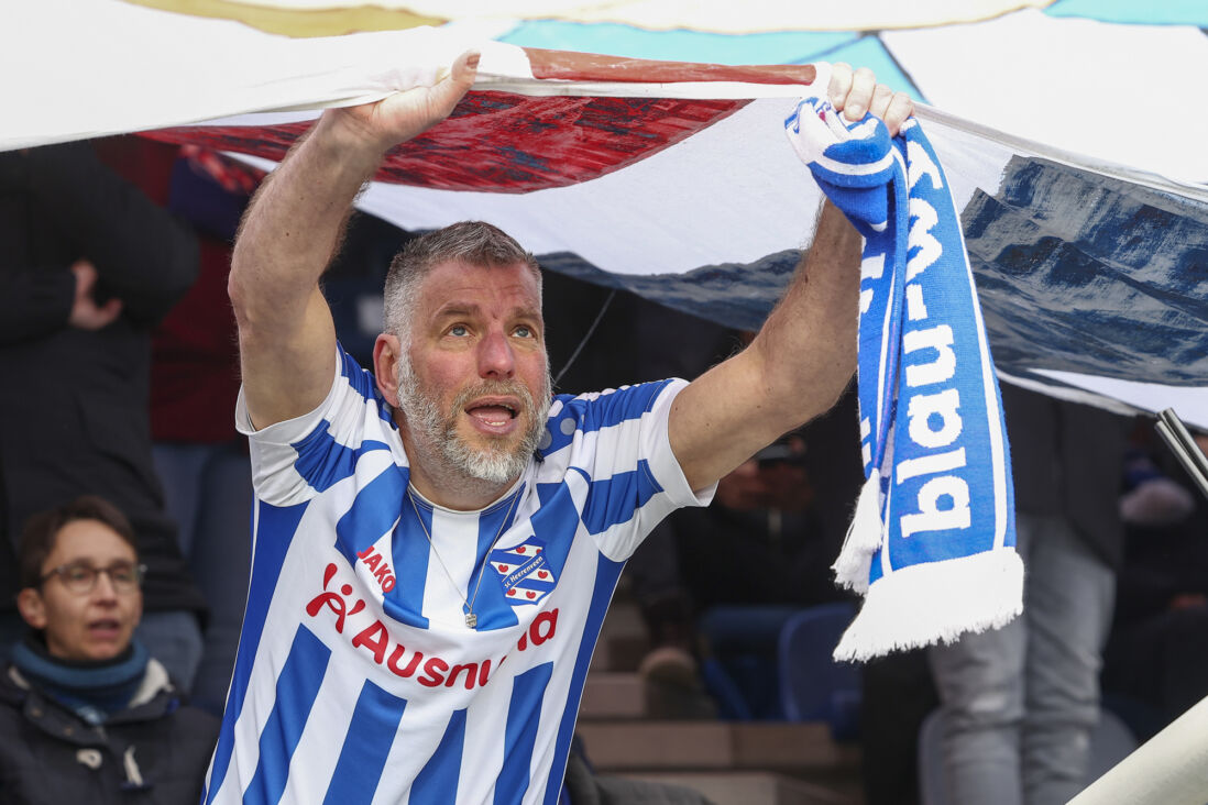 Een supporter van SC Heerenveen