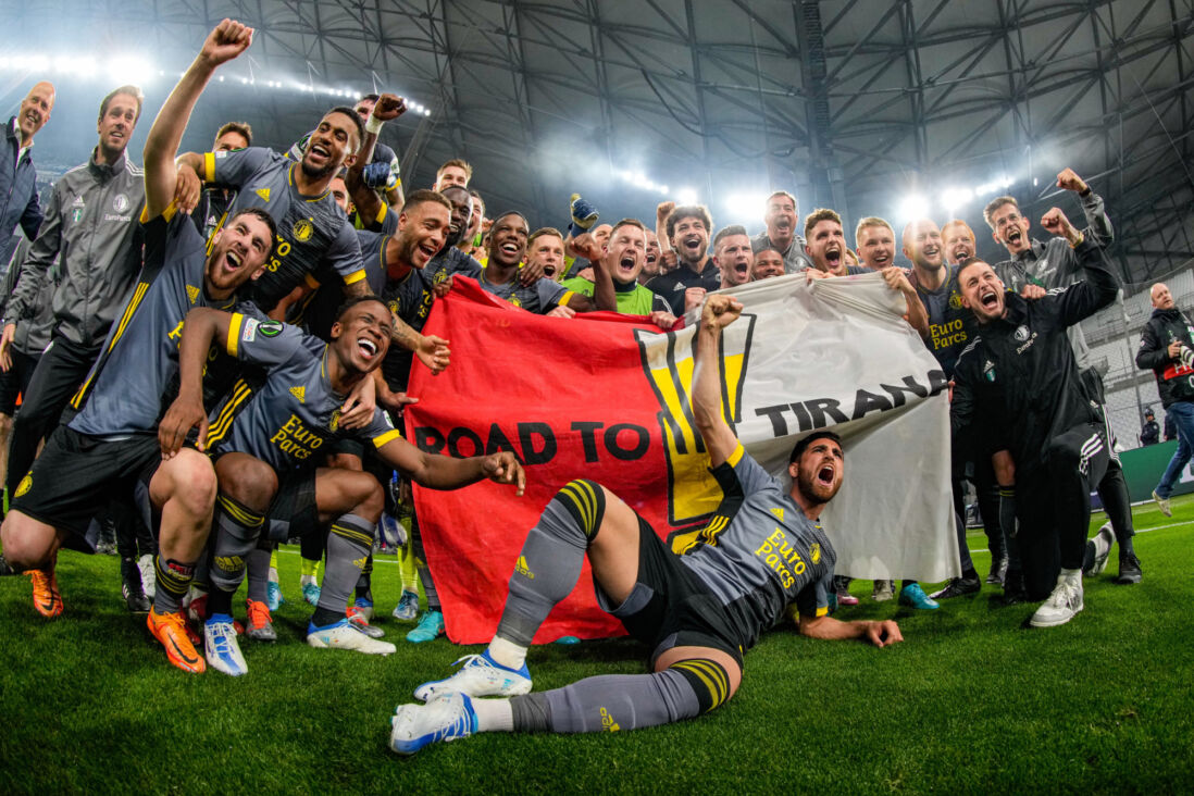 Feyenoord viert feest na het behalen van de finale