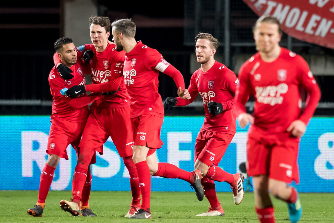 FC Twente juicht na een treffer van Thomas Lam