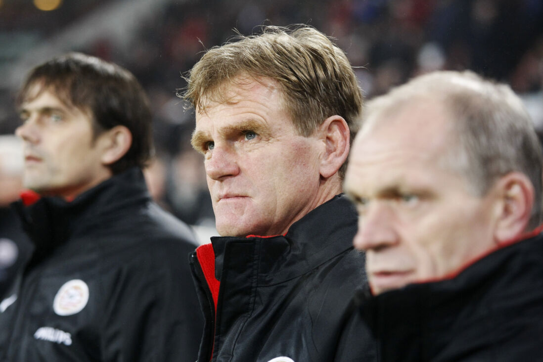 Dwight Lodeweges namens PSV