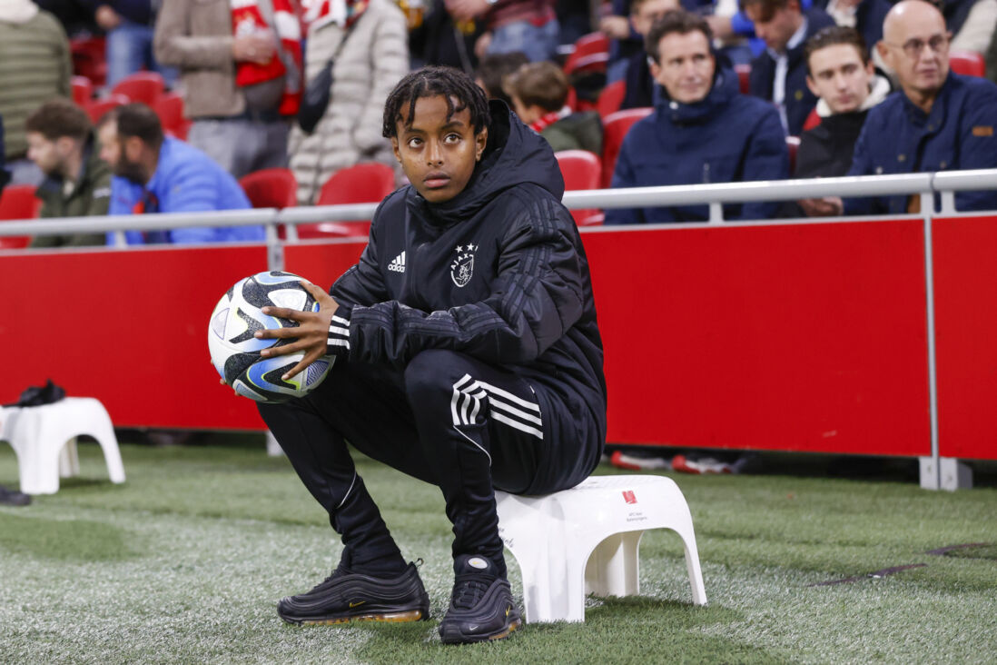 Een ballenjongen in de Johan Cruijff ArenA