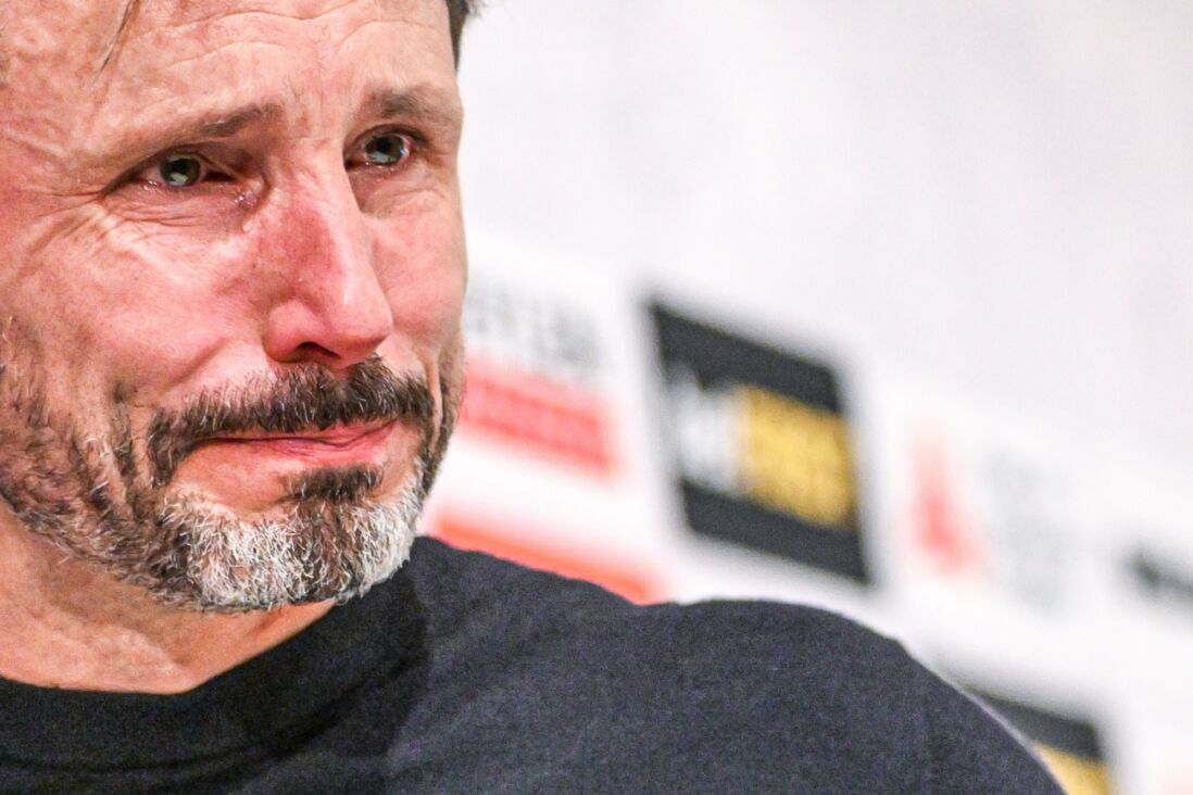 Mark van Bommel in tranen