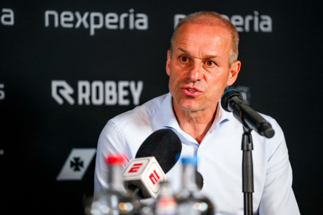 Carlos Aalbers van NEC