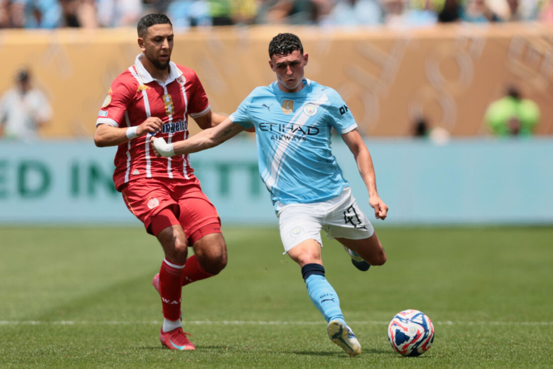 Mohamed Rayhi tegen Manchester City