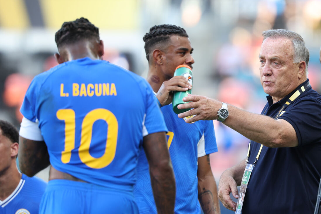 Dick Advocaat bij Curaçao