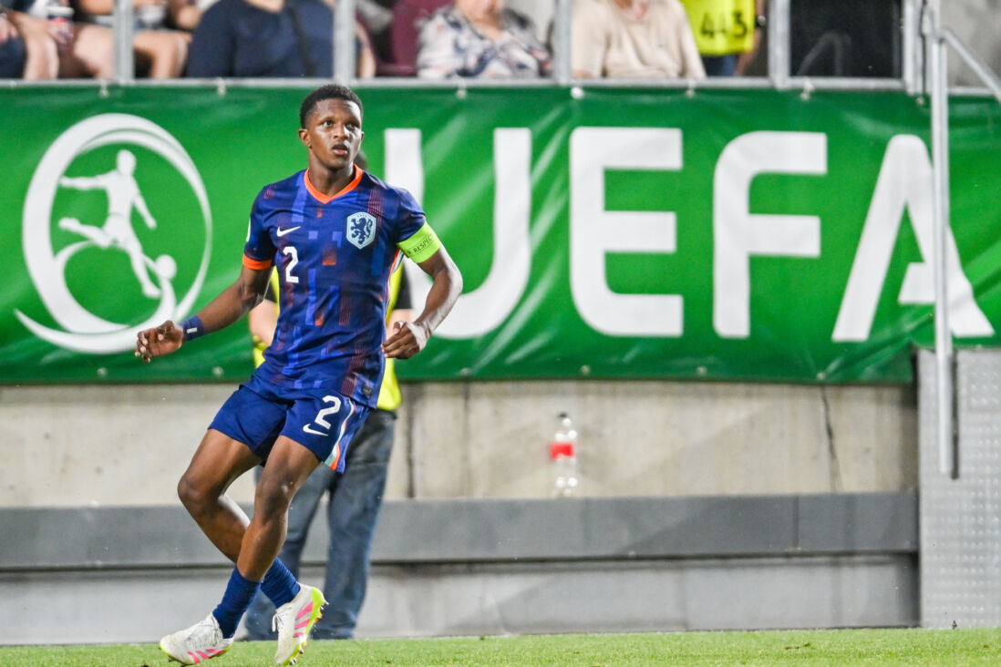 Givairo Read bij Oranje O19