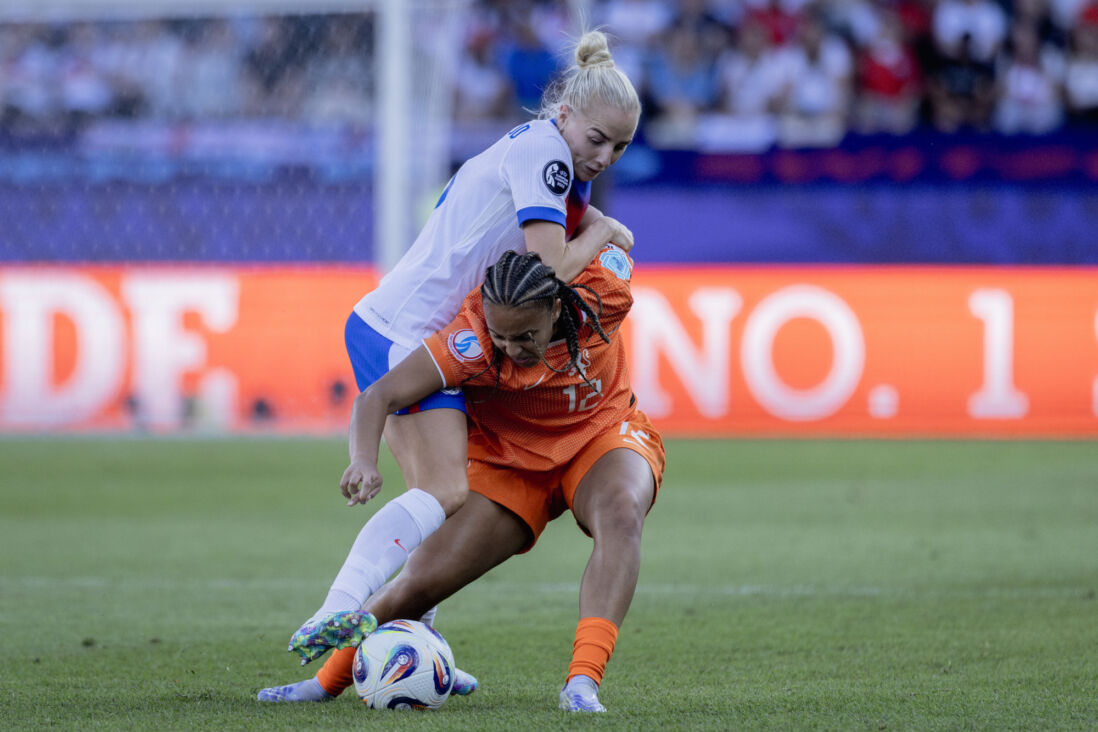Chasity Grant in duel met Alex Greenwood