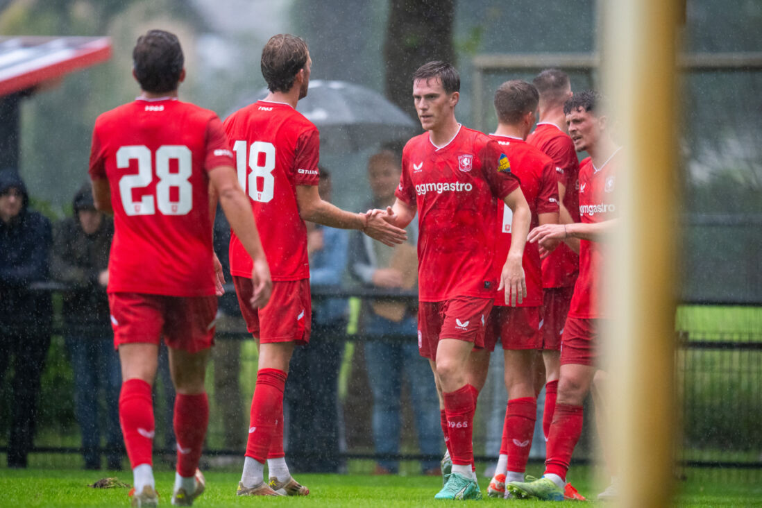 FC Twente viert de 1-0 tegen Kaizer Chiefs