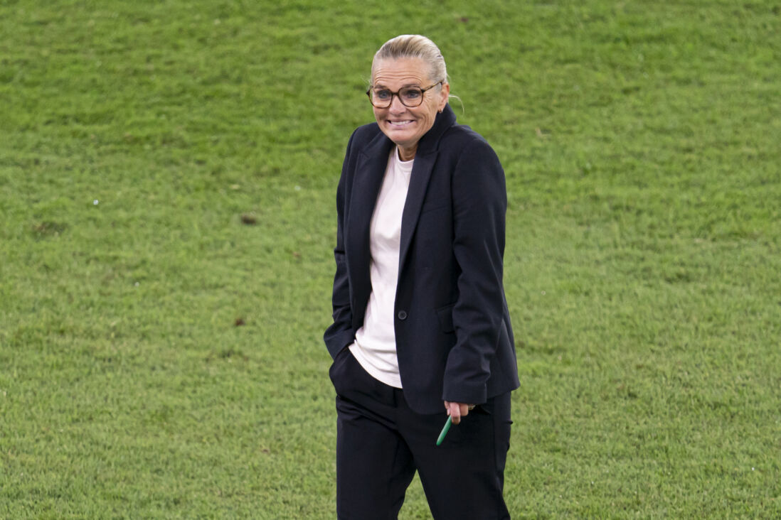 Sarina Wiegman is blij na het bereiken van de halve finale op het EK