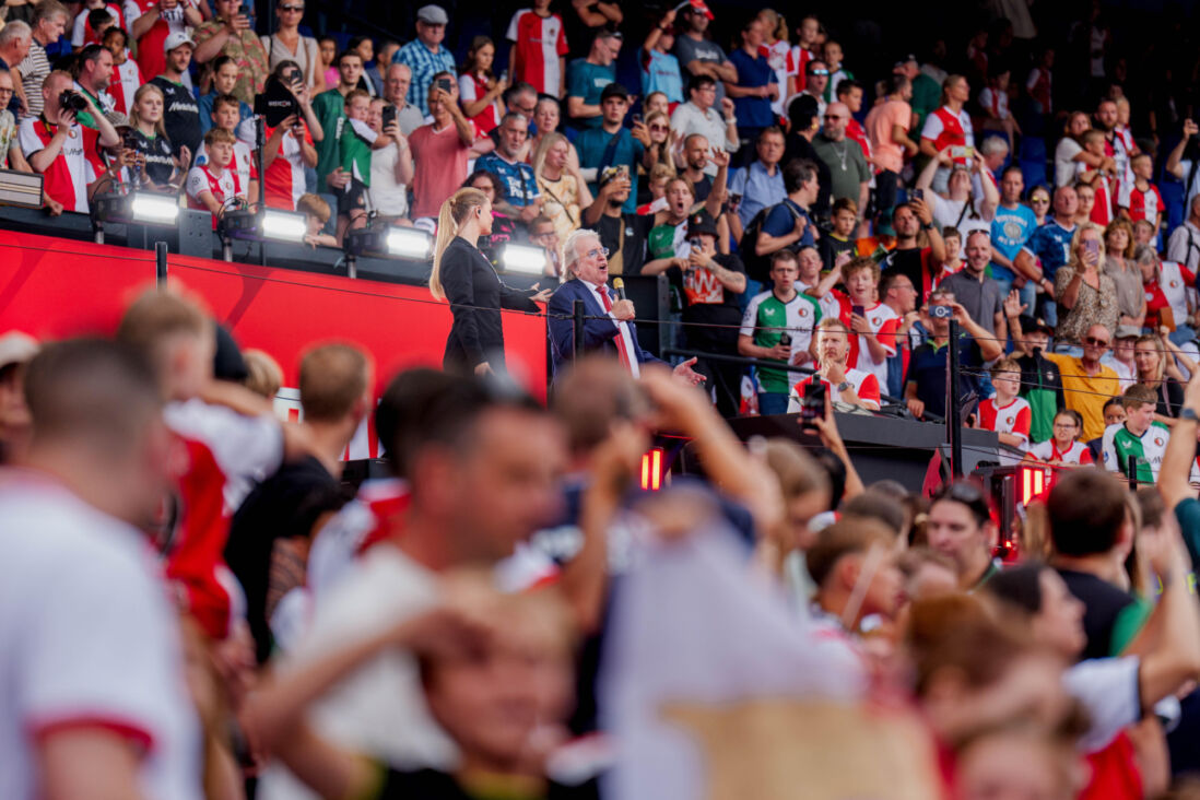 Davina Michelle en Lee Towers in De Kuip