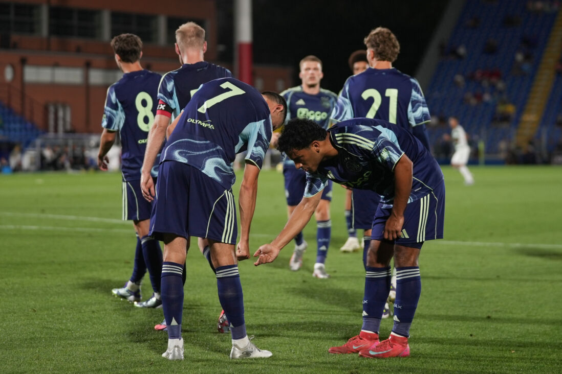 Ajax viert treffer bij Como Cup