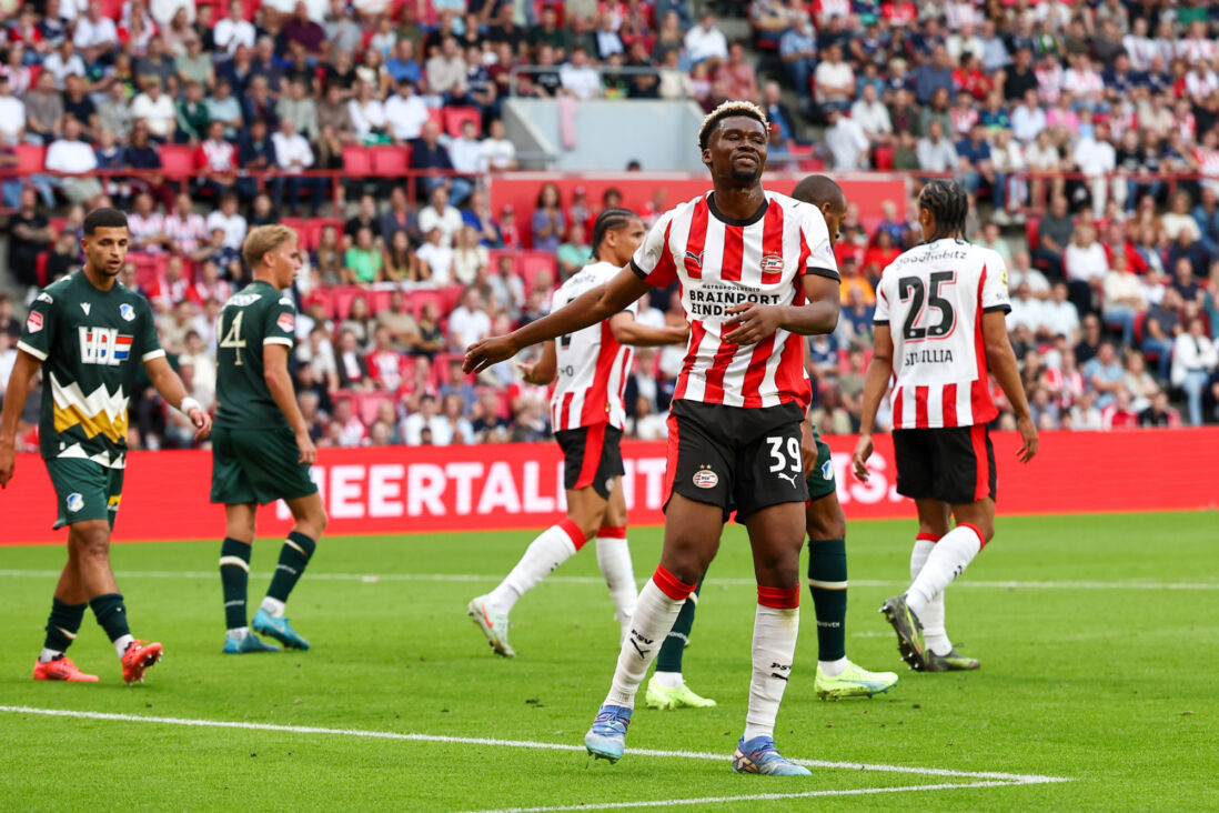 Adamo Nagalo namens PSV