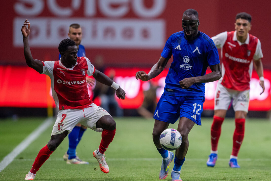 Mustapha Sangaré (rechts)