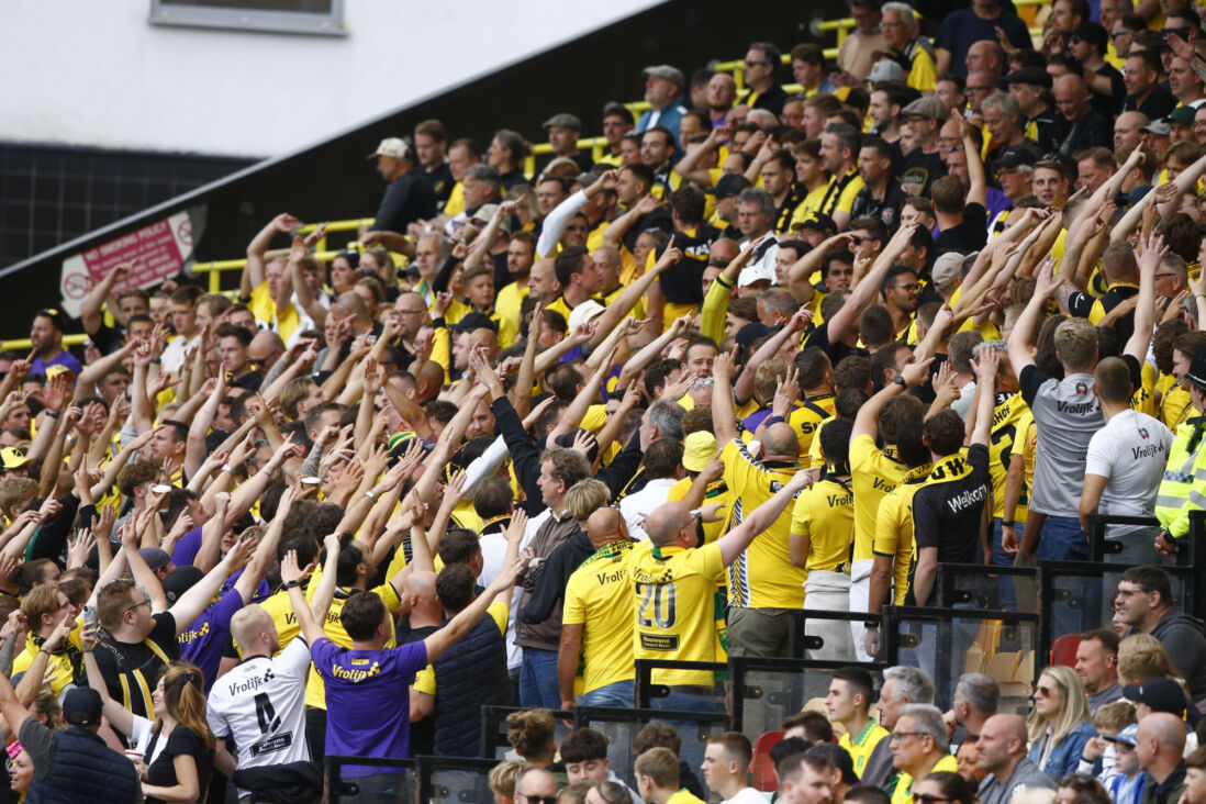 Fans van NAC Breda op Carrow Road