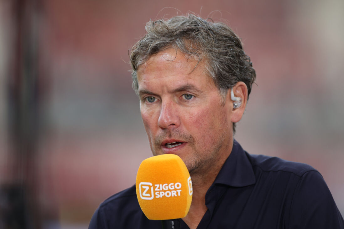 Alex Pastoor voor de camera van Ziggo Sport