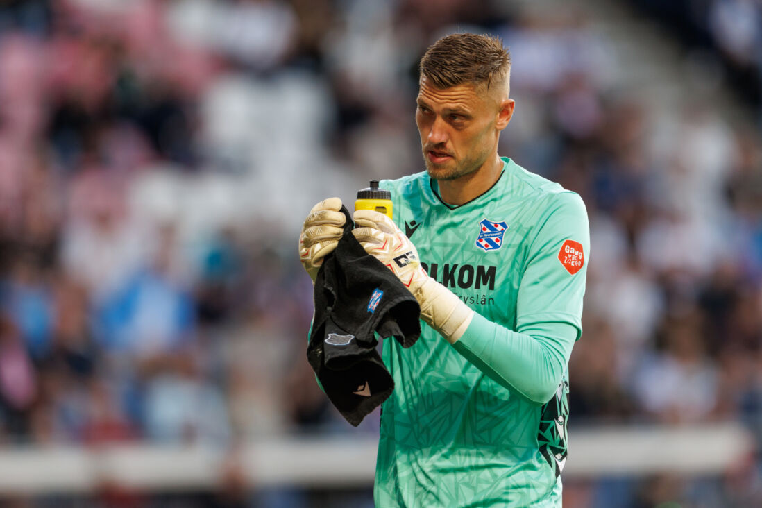 Andries Noppert bedankt het publiek