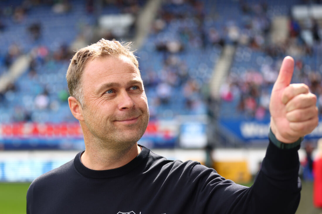 Robin Veldman steekt zijn duim op