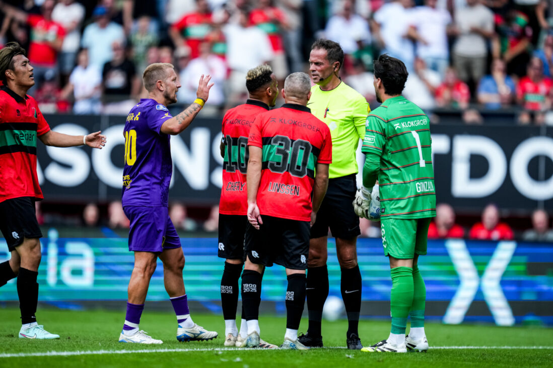 Spelers beklagen zich bij Bas Nijhuis