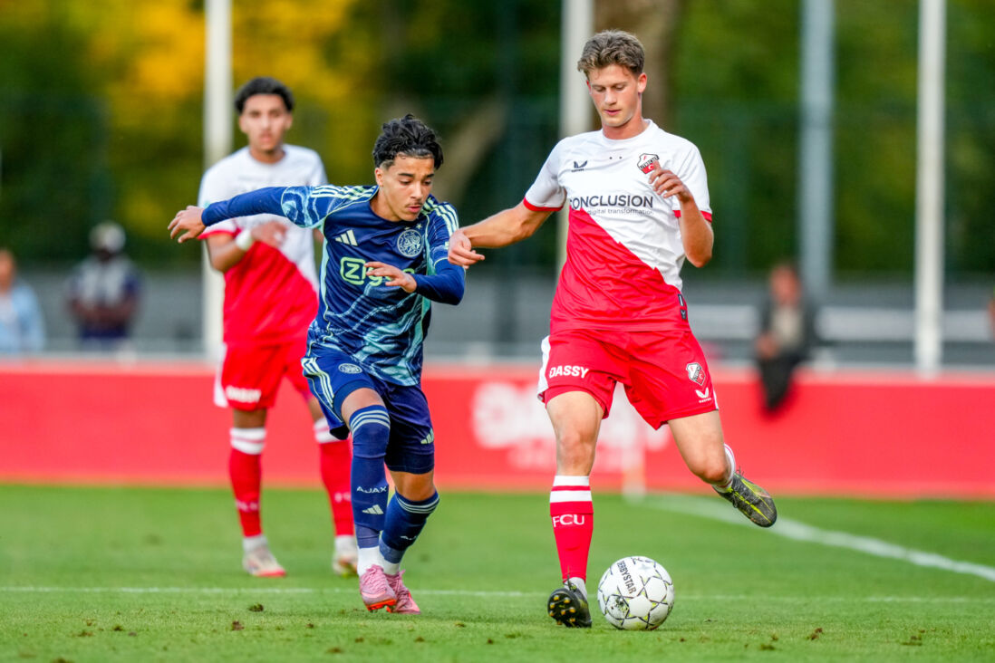 Markus Jensen tegen Jong Ajax