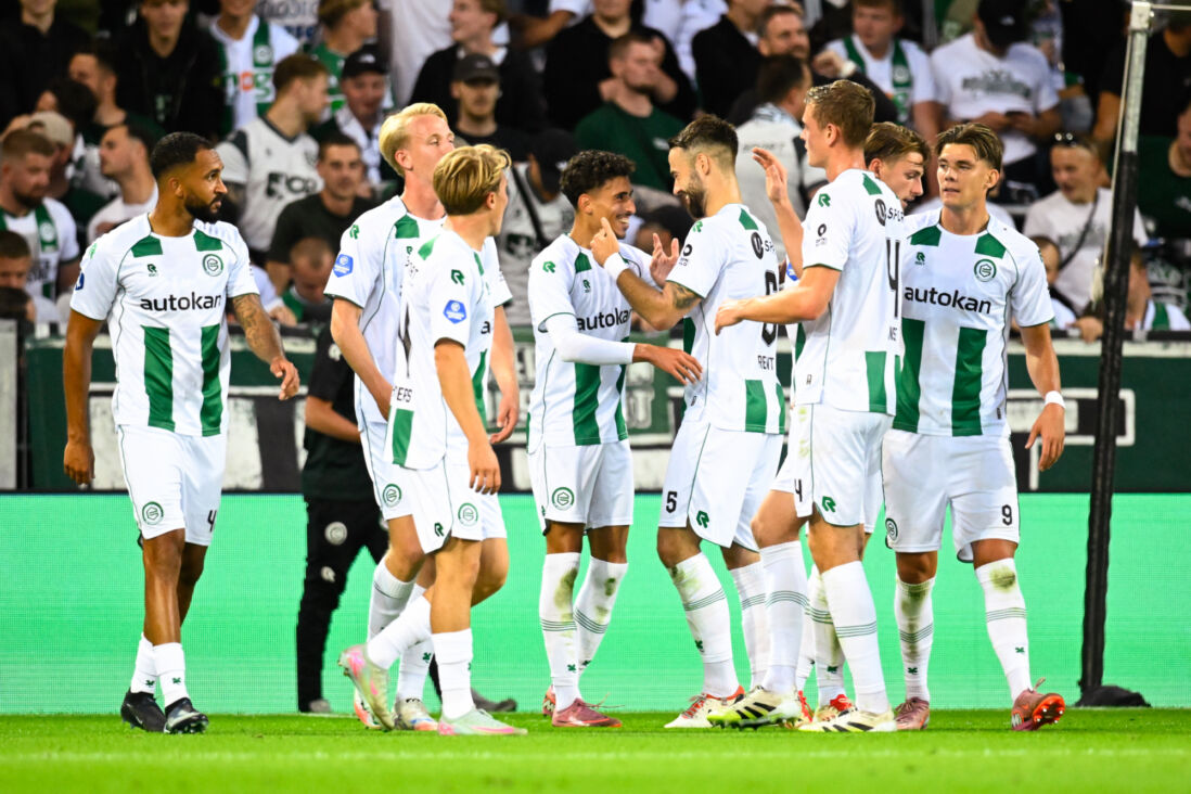 Spelers van FC Groningen juichen
