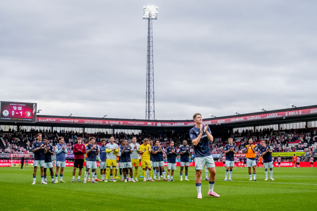 Feyenoord bedankt de fans na de winst bij Sparta